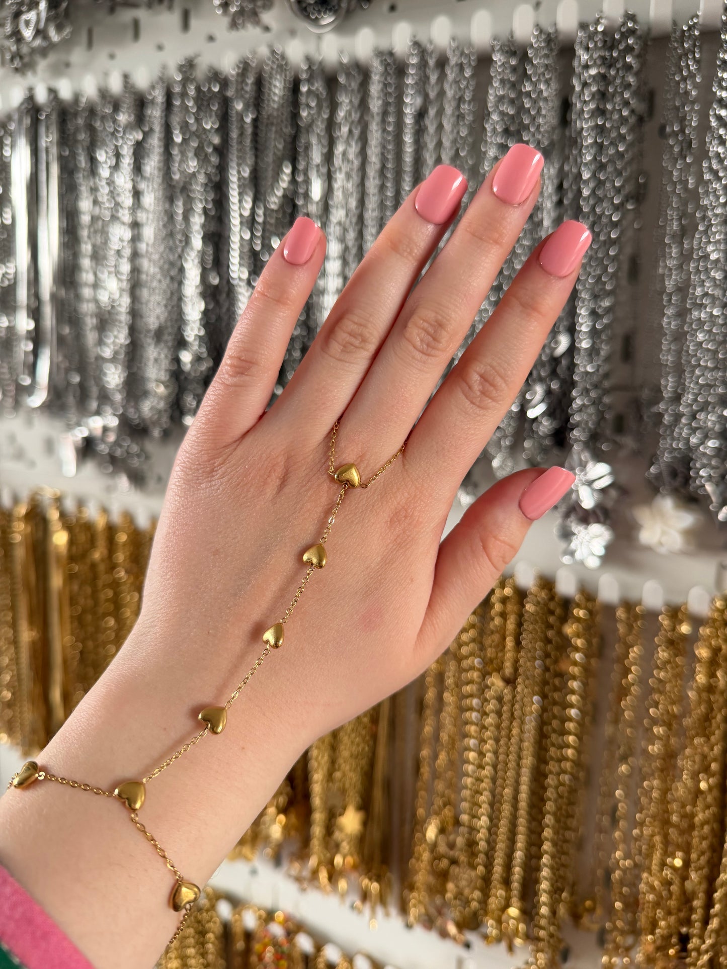 ‘HEARTS’ hand chain - goud/zilver