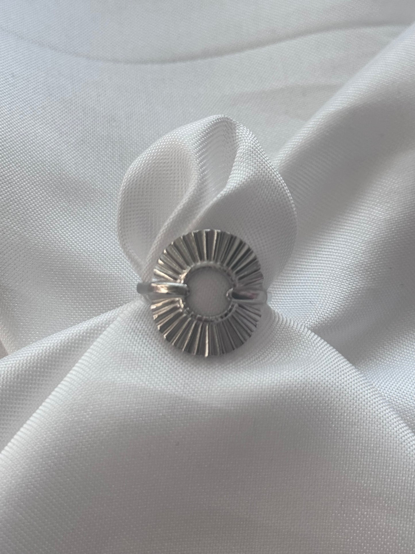 ‘ZENDAYA’ ring - goud/zilver