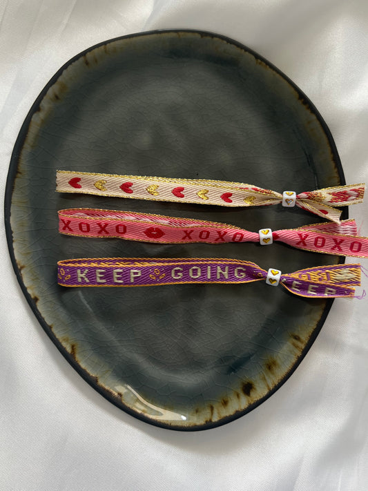 ‘KISSES’ lint armbandjes