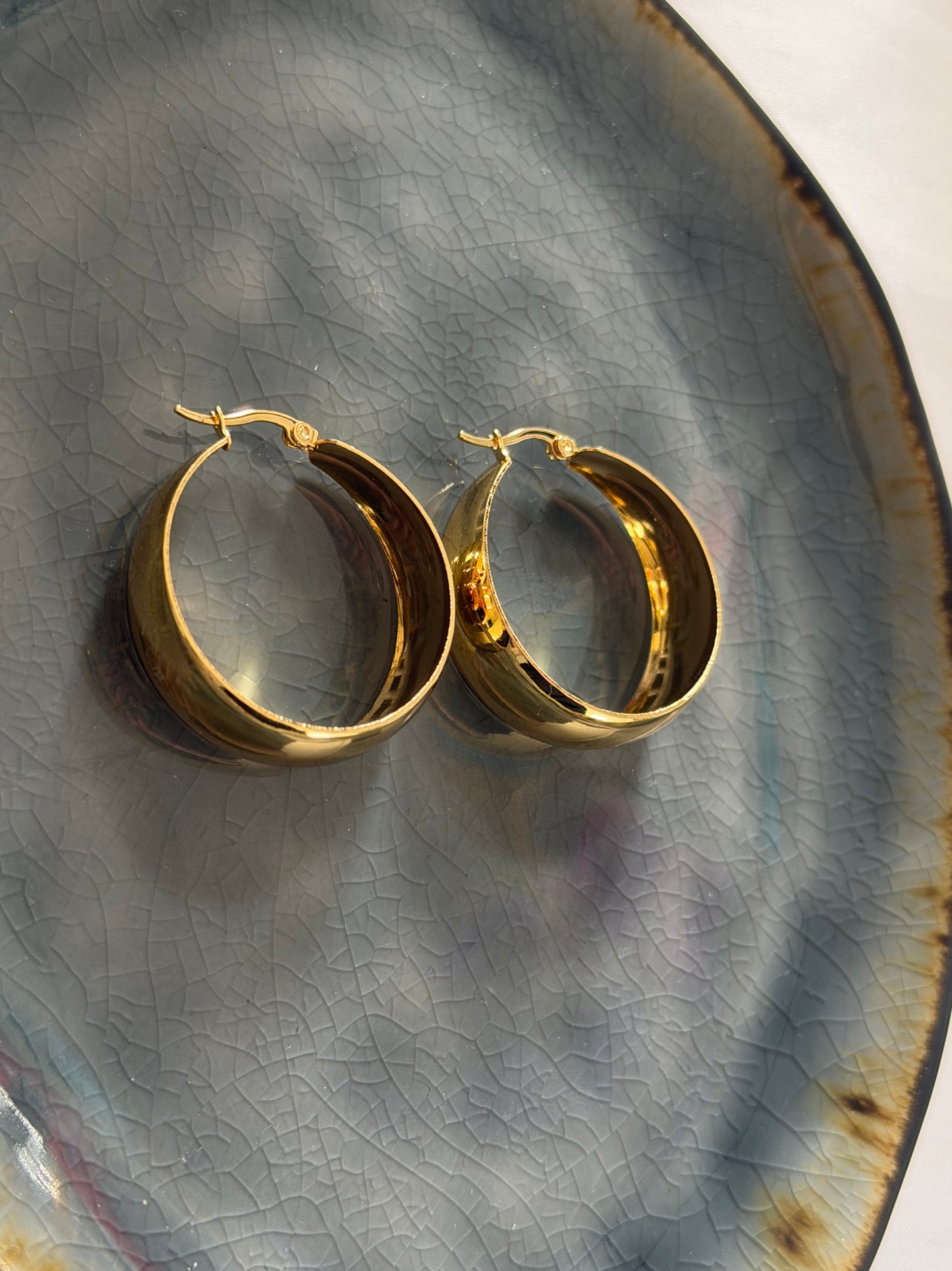 ‘STATEMENT SMALL’ oorbellen - goud
