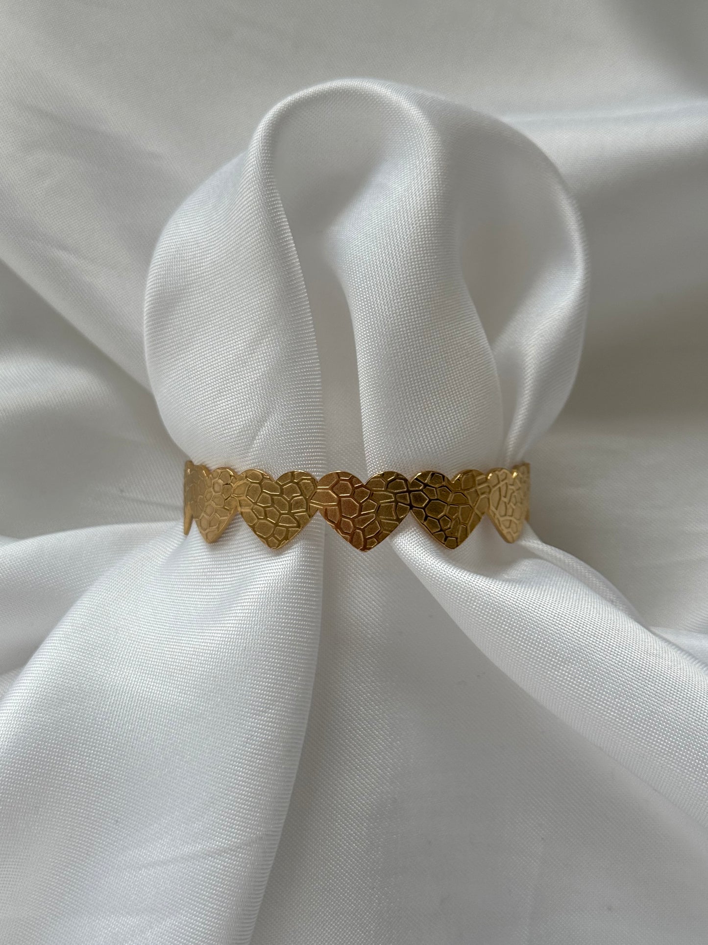 ‘HEARTS’ bangle armband - goud
