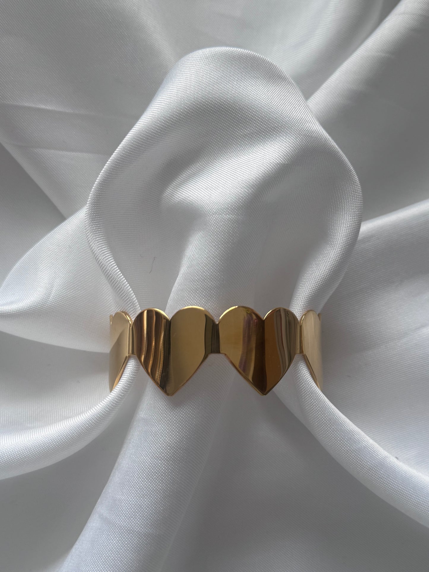 ‘CLASSY HEART’ bangle - goud