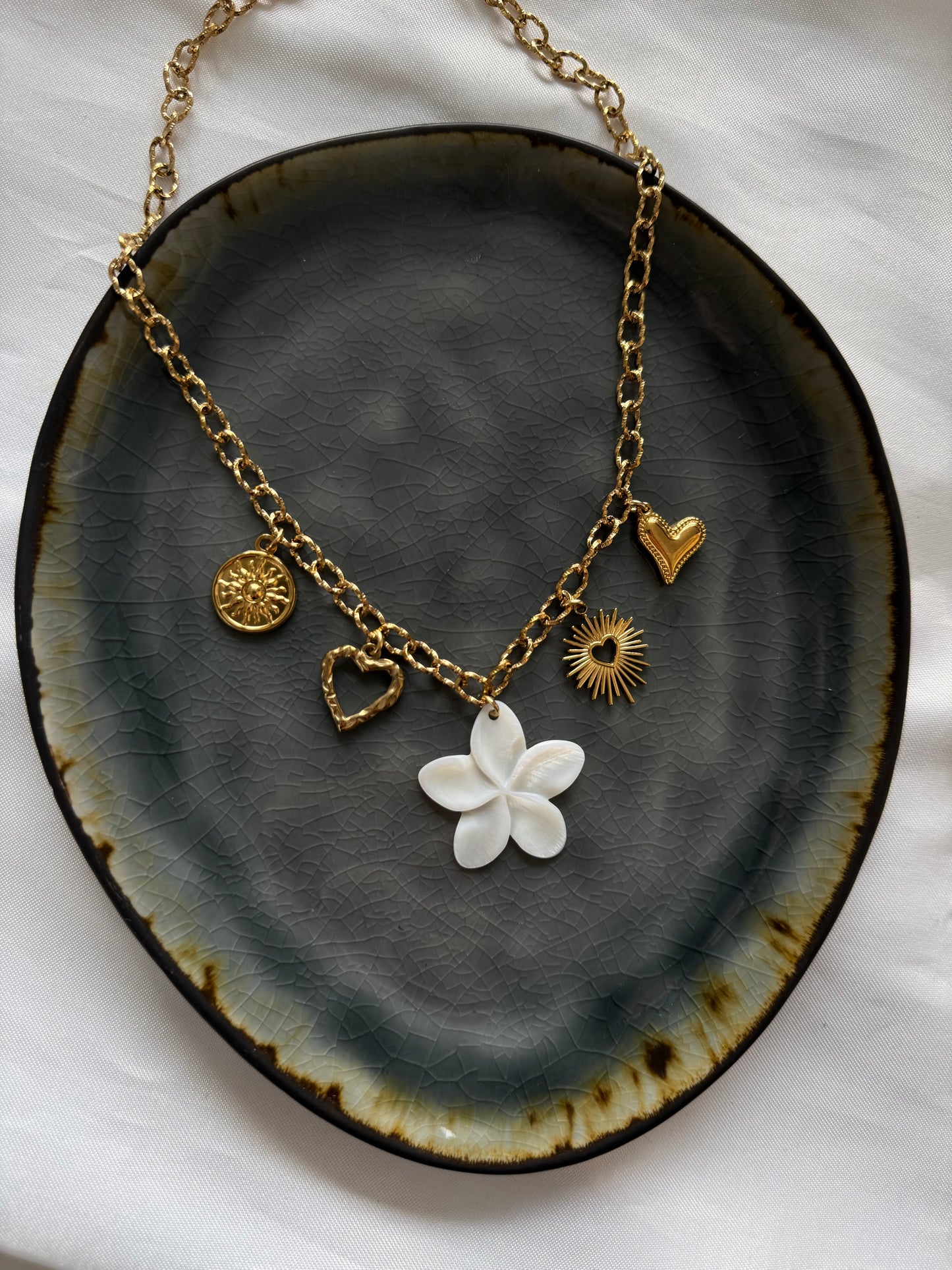 ‘FALL IN LOVE’ ketting - goud