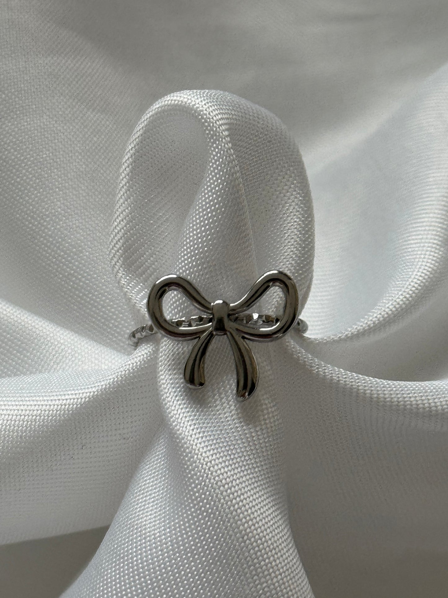 ‘SMALL BOW’ ring - goud/zilver