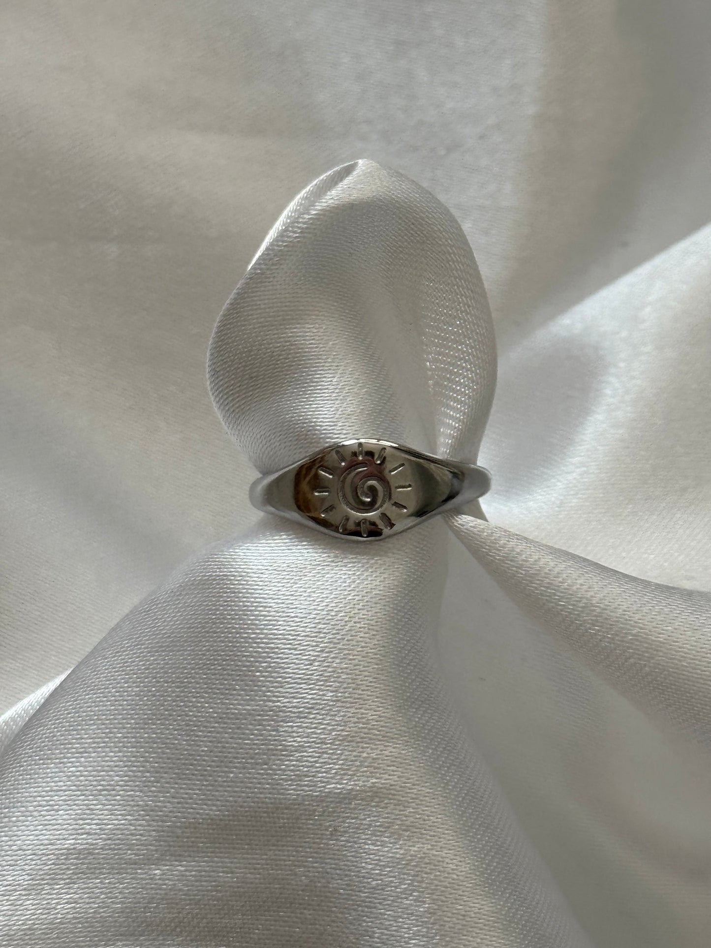 ‘CLASSY SPIRAL’ ring - goud/zilver