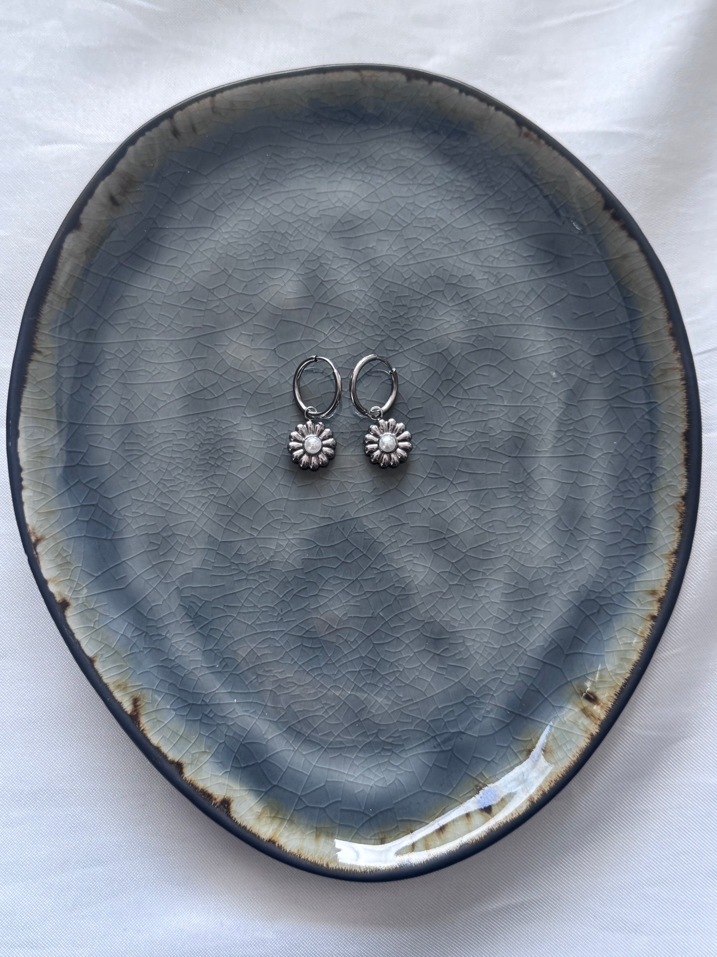 ‘PEARLY’ oorbellen - goud/zilver