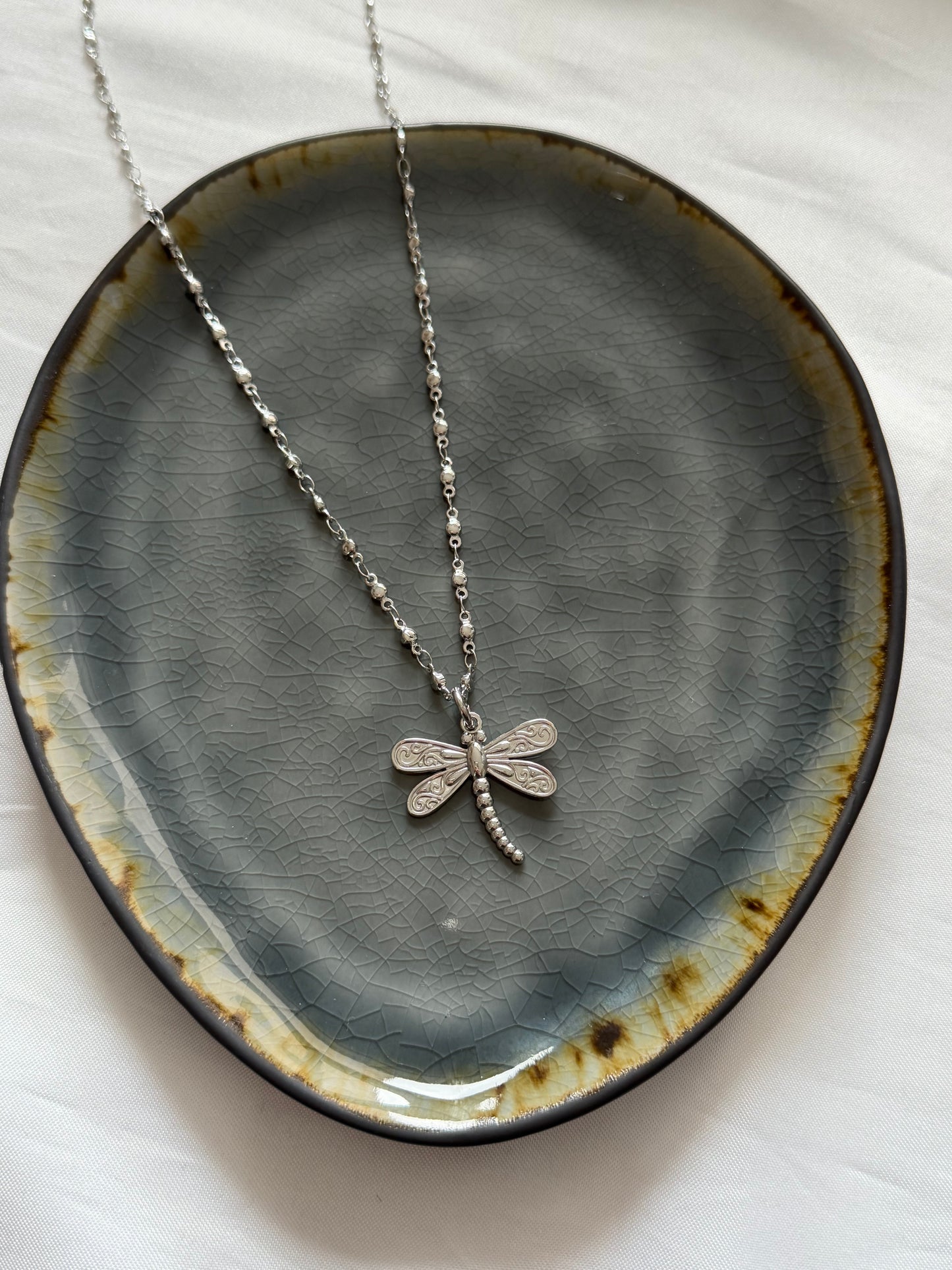 ‘DETAIL DRAGONFLY’ ketting - goud/zilver