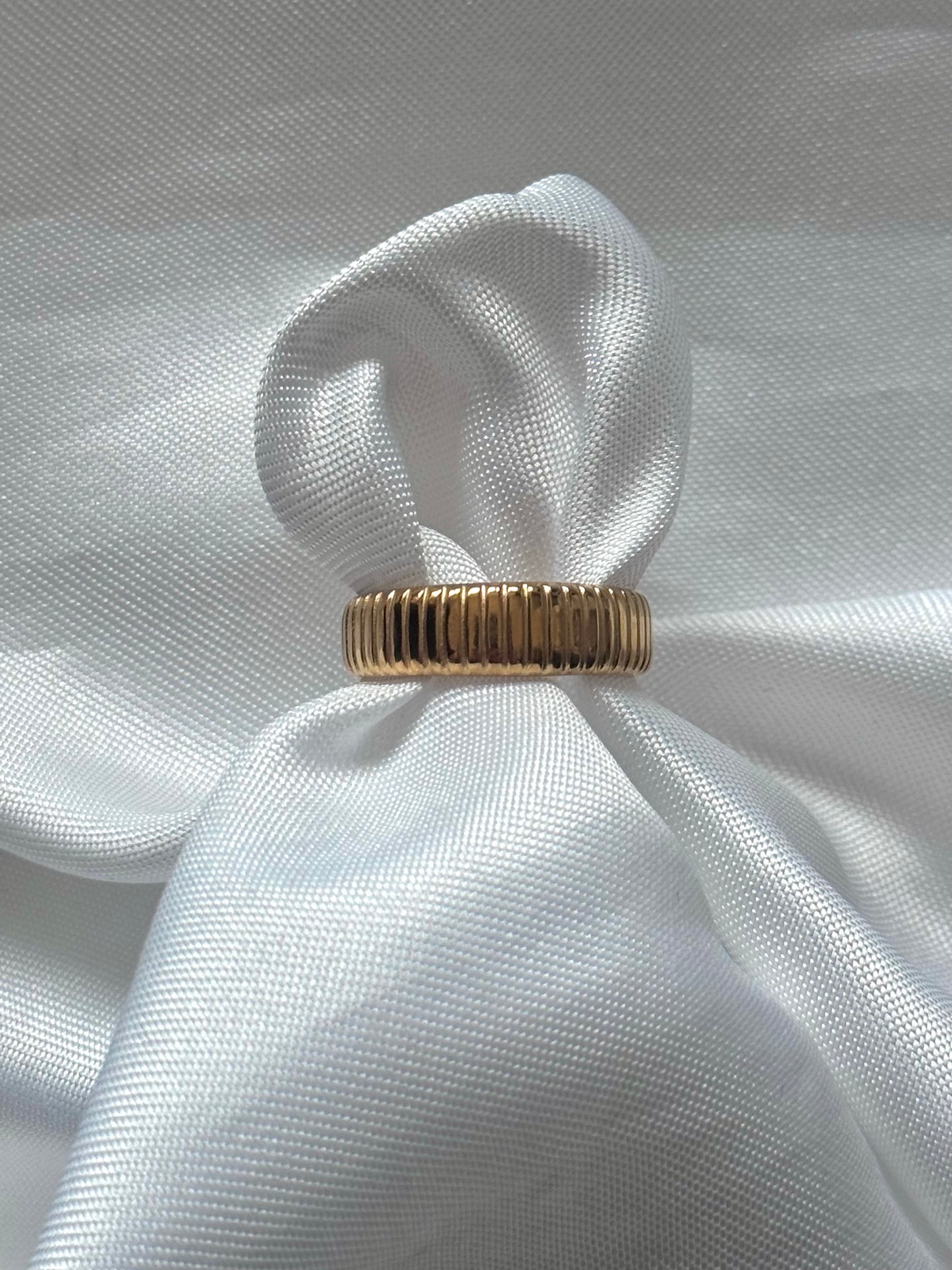 ‘CLAIRE’ ring - goud