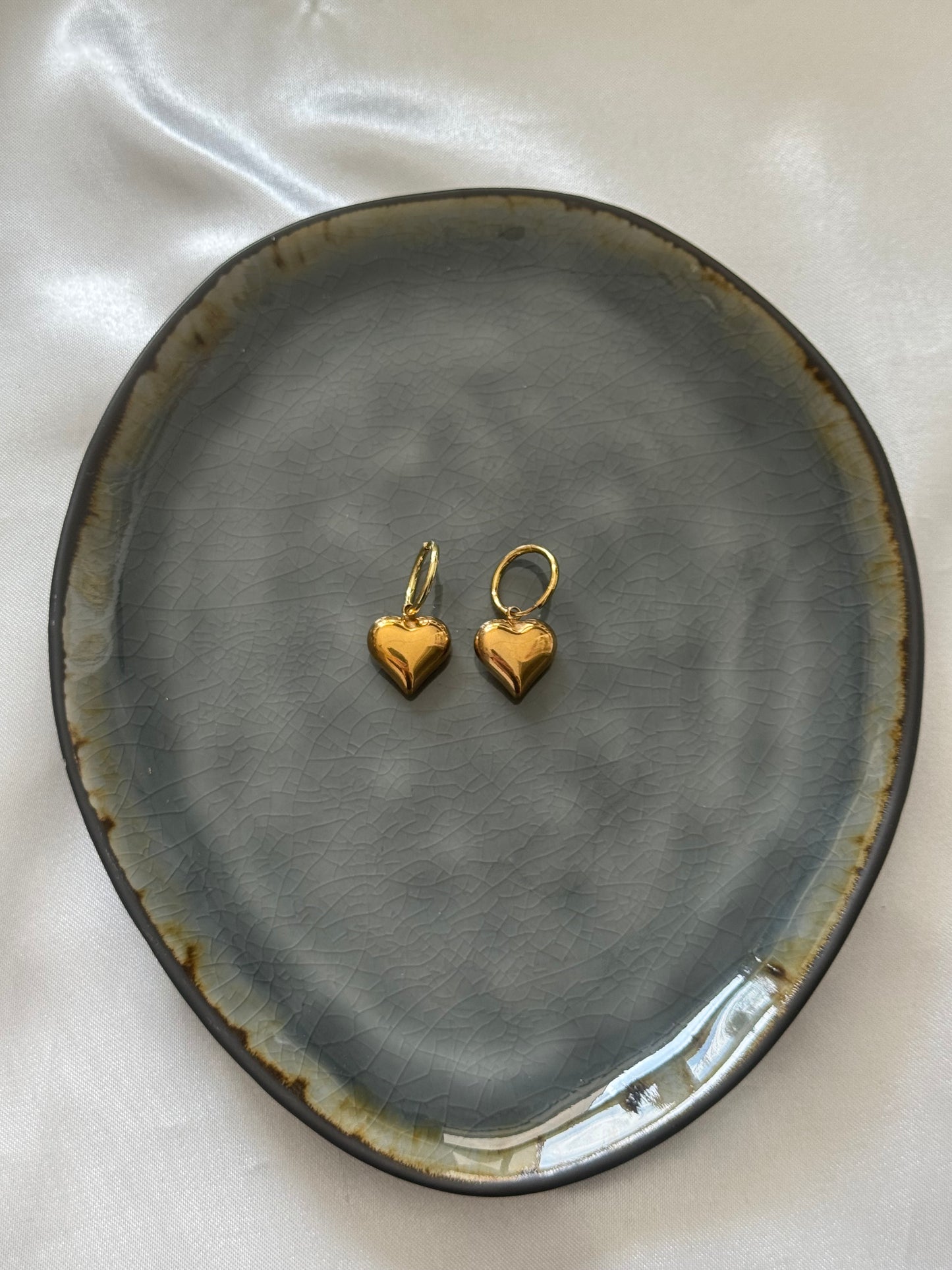 ‘CHUNKY HEART’ oorbellen - goud/zilver