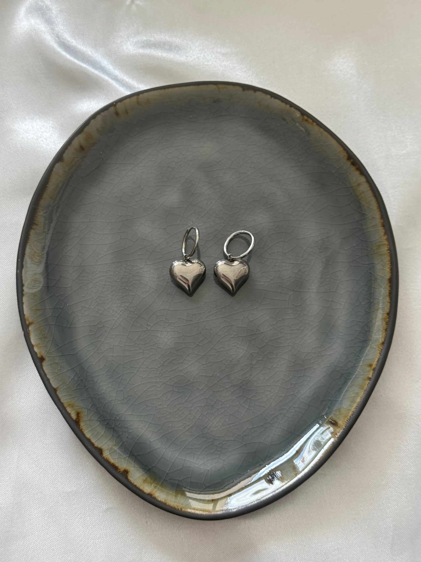 ‘CHUNKY HEART’ oorbellen - goud/zilver