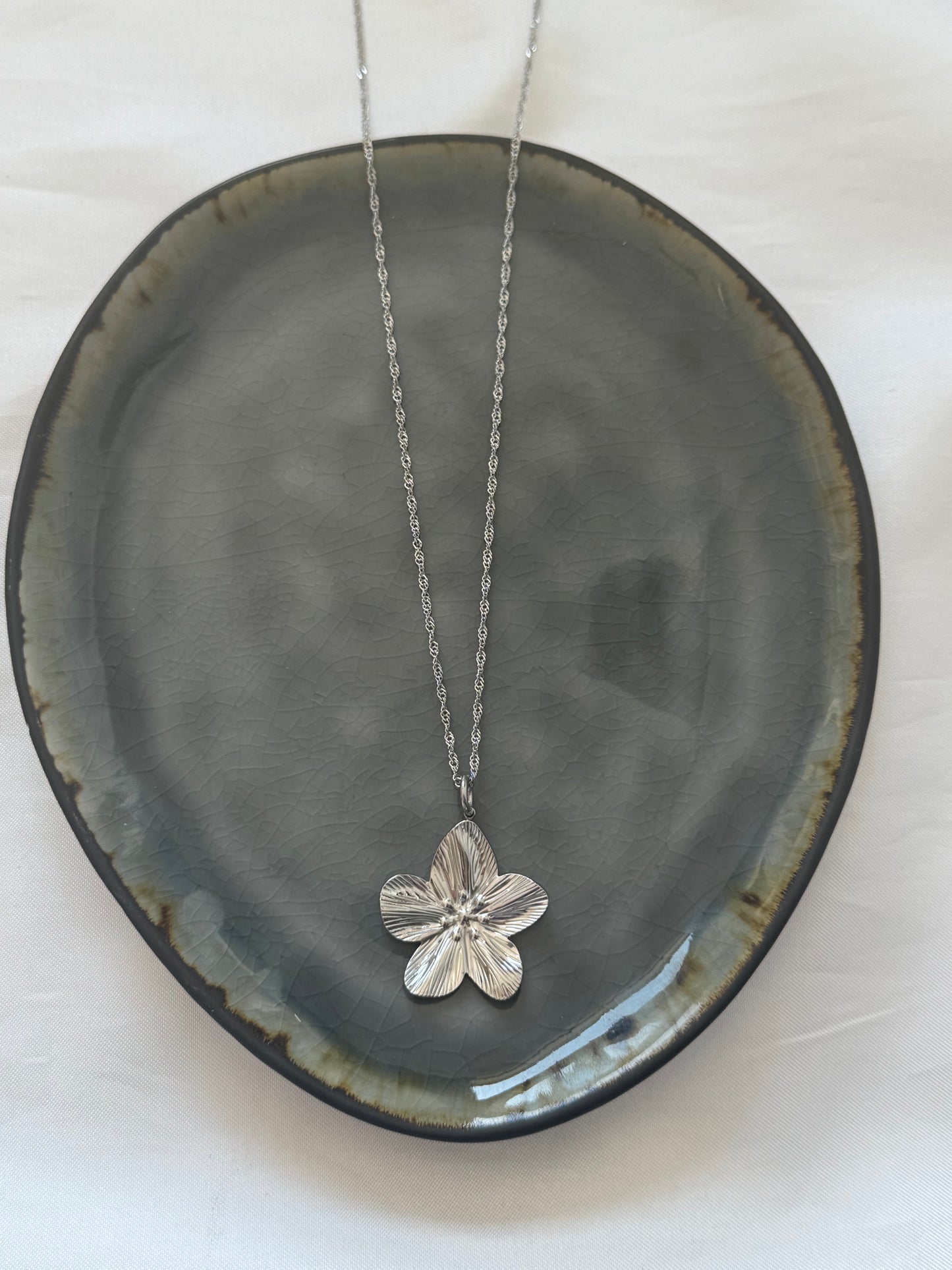 ‘FLOWERS’ ketting - goud/zilver