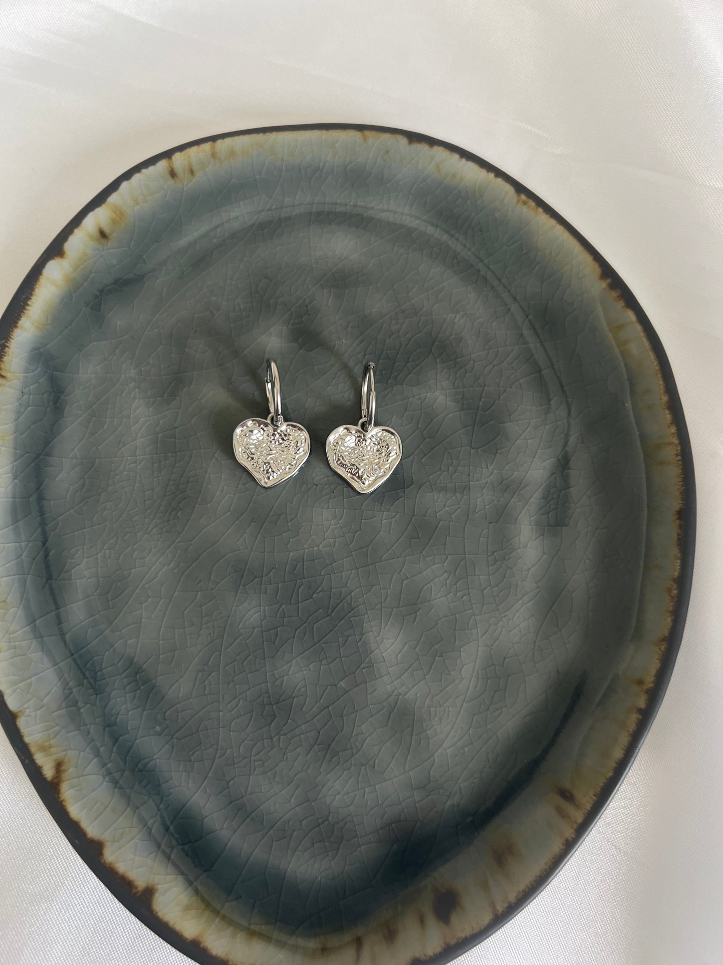 ‘MELTED LOVE’ oorbellen - zilver