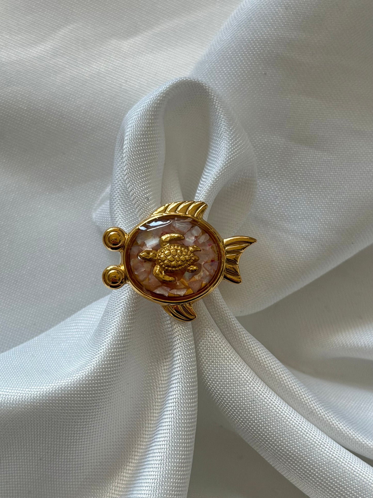 ‘DIAMOND FISH’ ring - goud