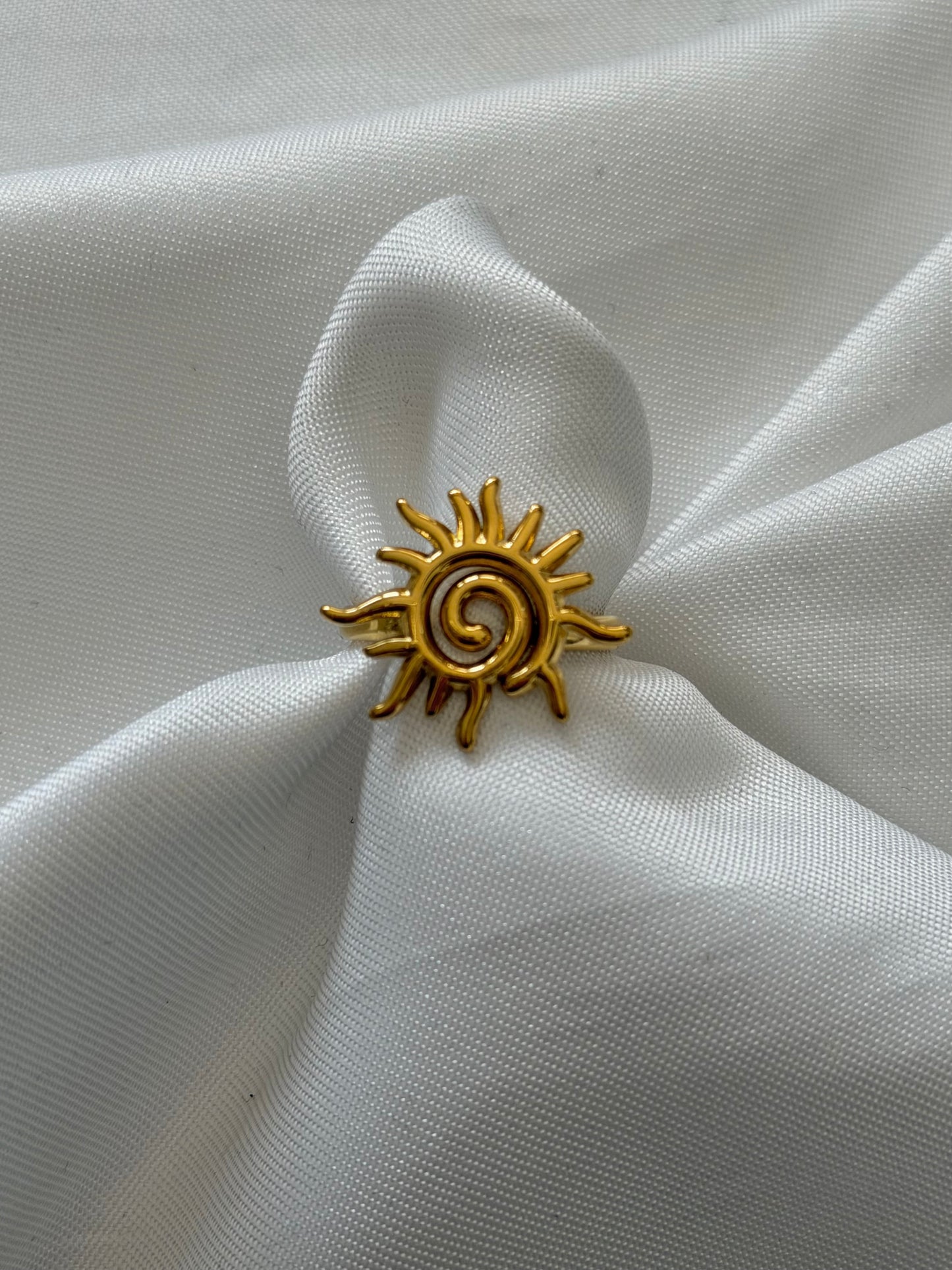 ‘MANDY’ ring - goud