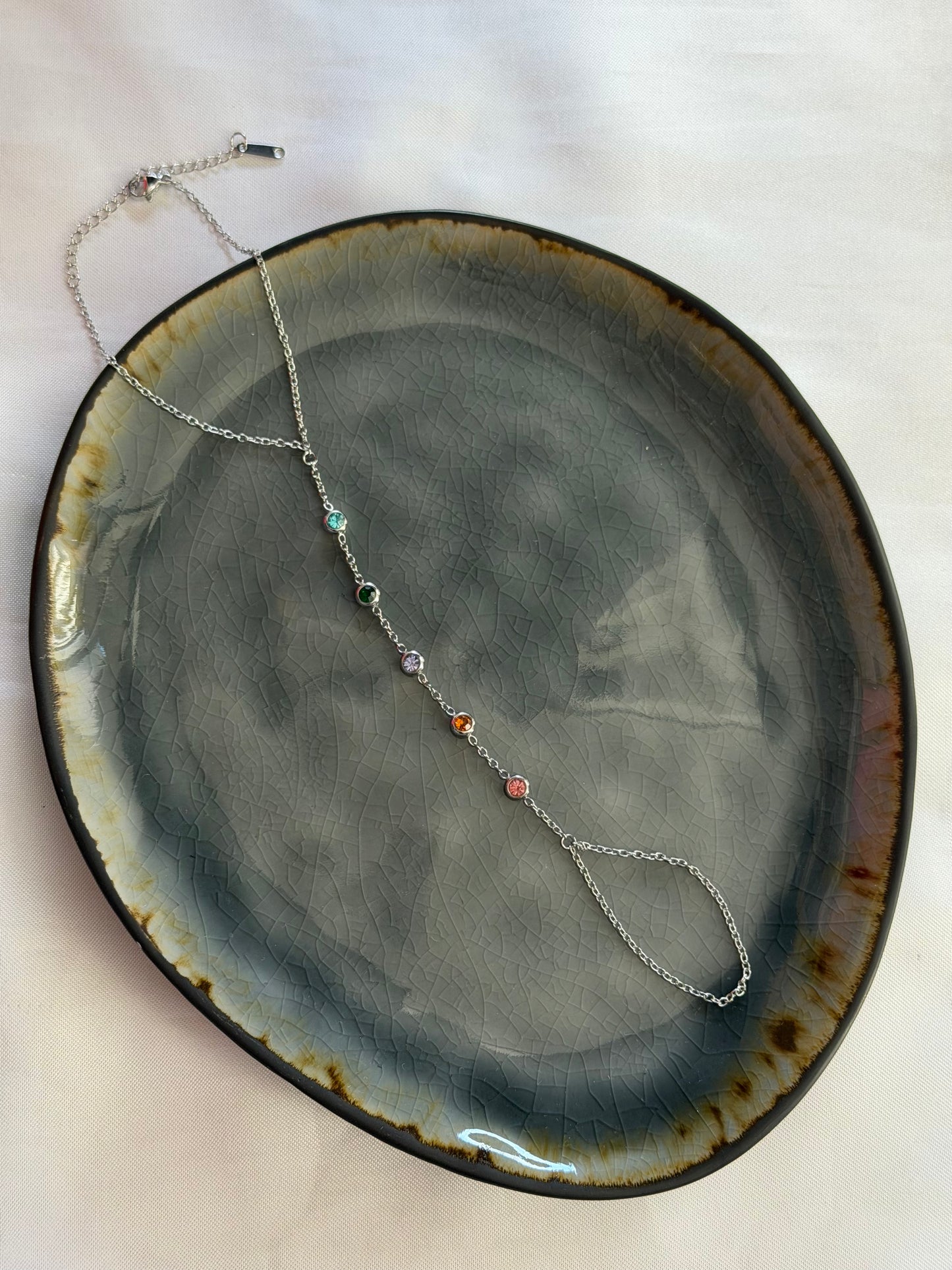 ‘COLOR’ hand chain - goud/zilver
