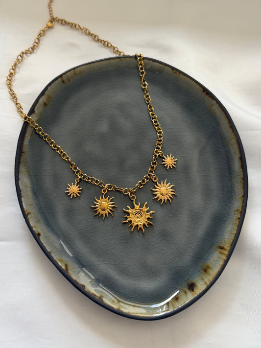 ‘SUNNY CHARMS’ ketting - goud