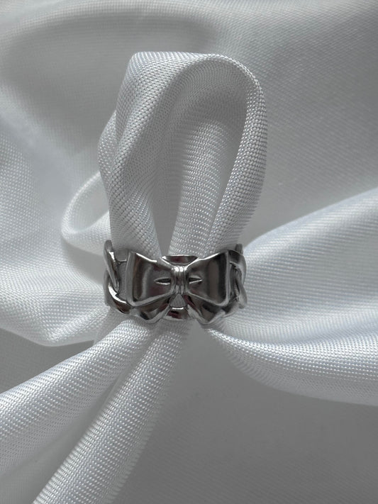 ‘CLASSY BOW’ ring - zilver