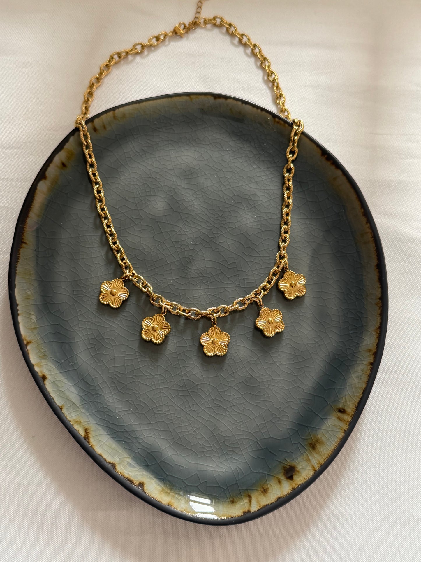 'FLOWER CHARMS' ketting - goud