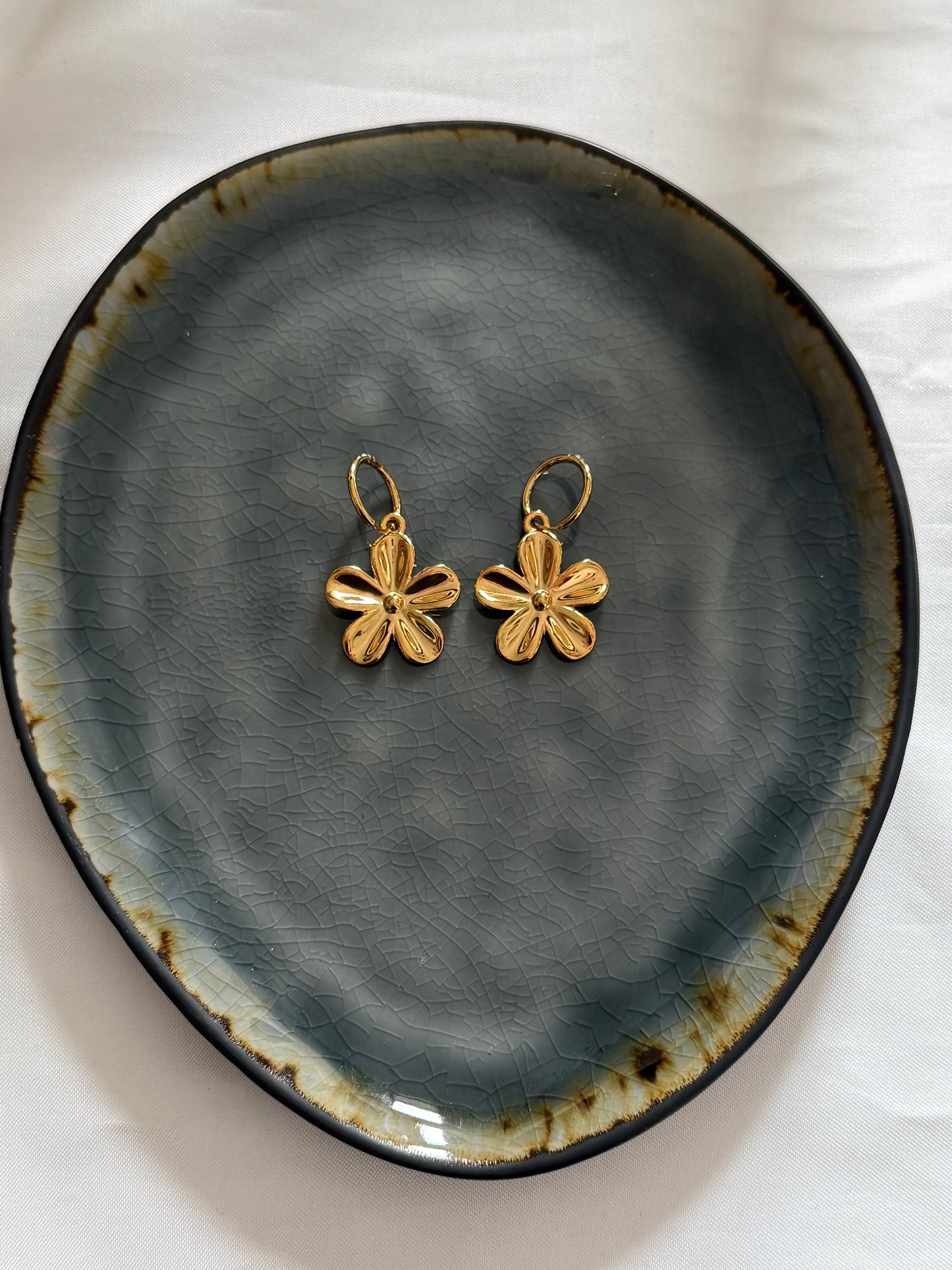 'BLOEM' oorbellen - goud/zilver