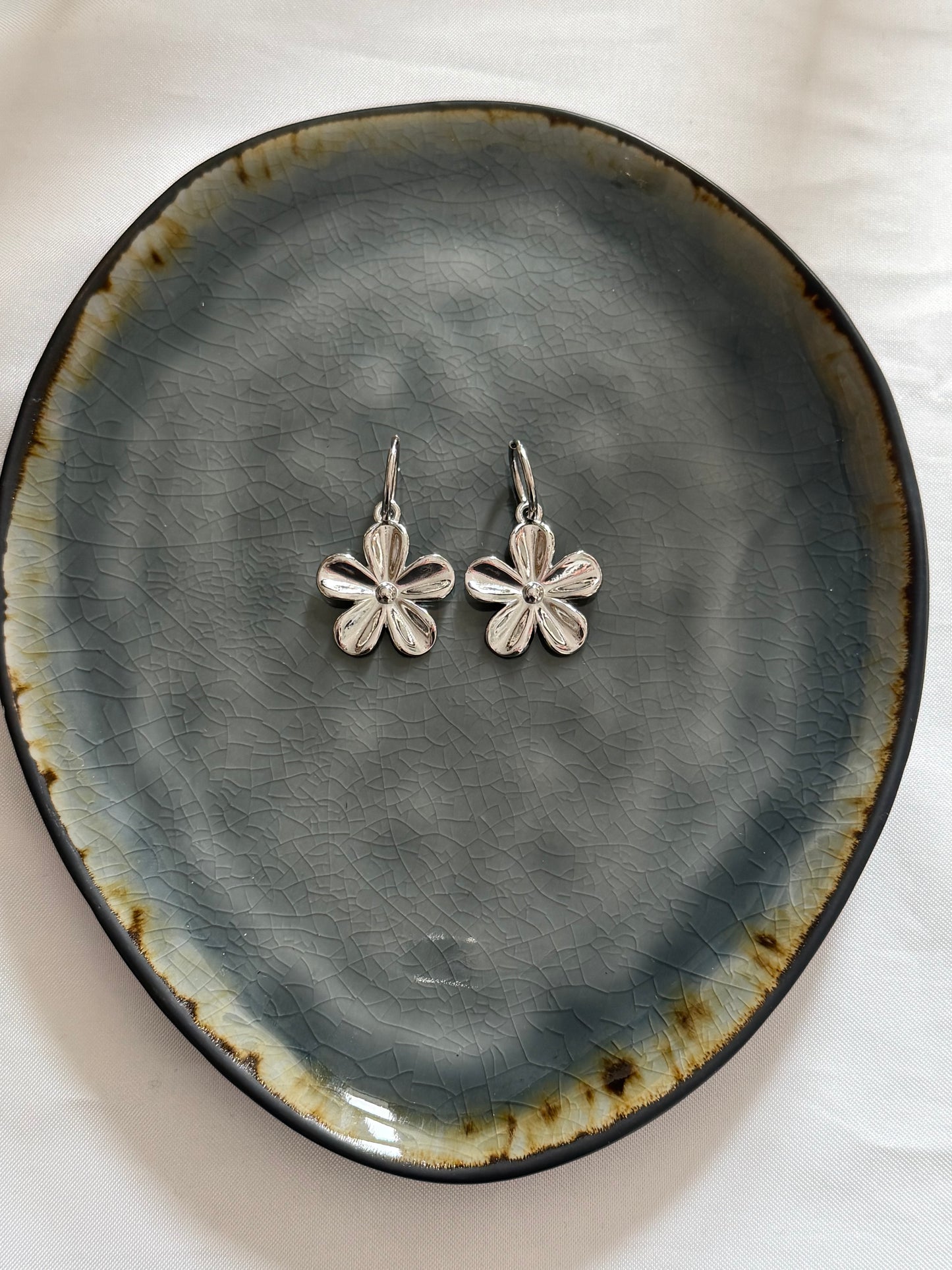 'BLOEM' oorbellen - goud/zilver