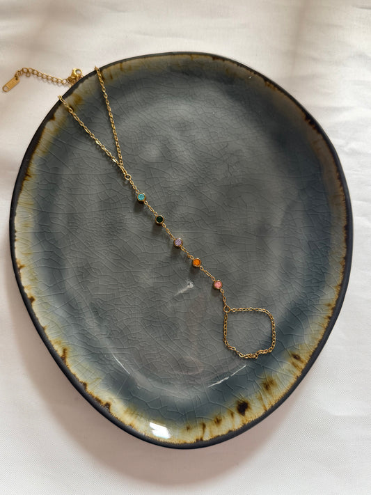 ‘COLOR’ hand chain - goud