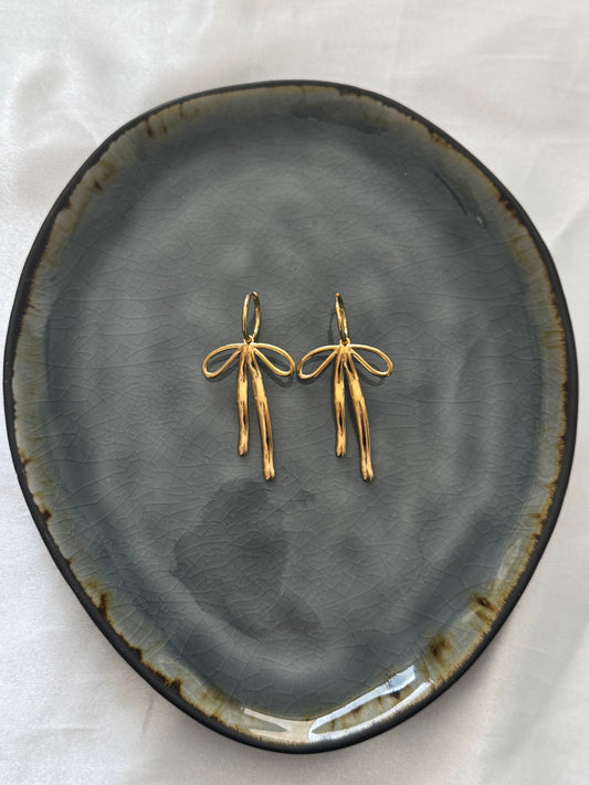 ‘BIG BOW’ oorbellen - goud