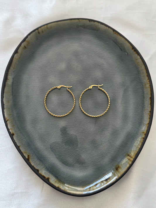 ‘MIRTHE’ hoops oorbellen - goud