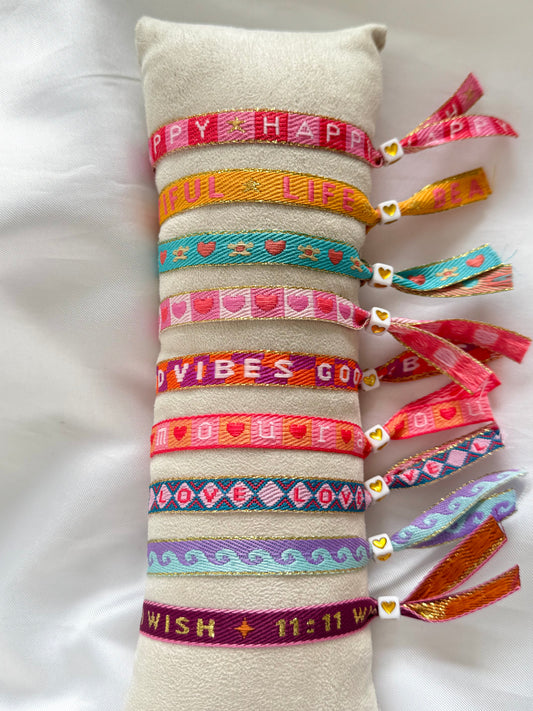 ‘HAPPY’ lint armbandjes