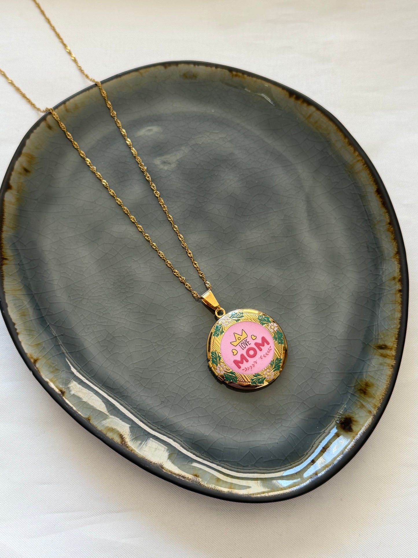 ‘LOVE MOM’ ketting - goud