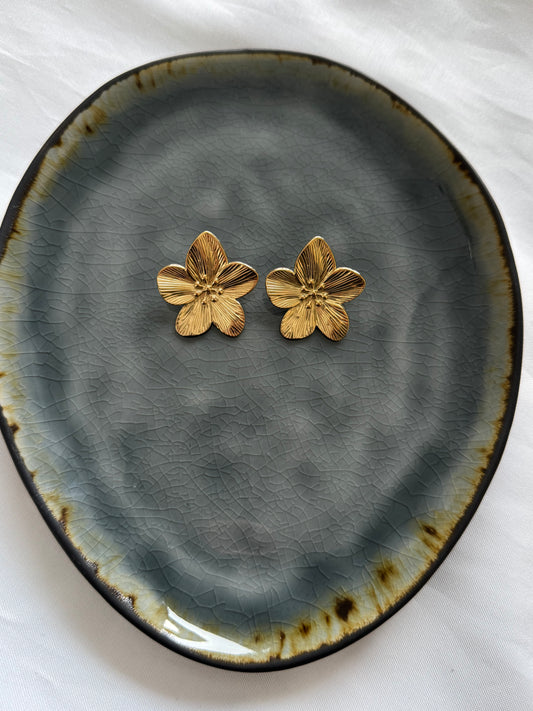 ‘BIG FLOWER’ oorbellen - goud/zilver
