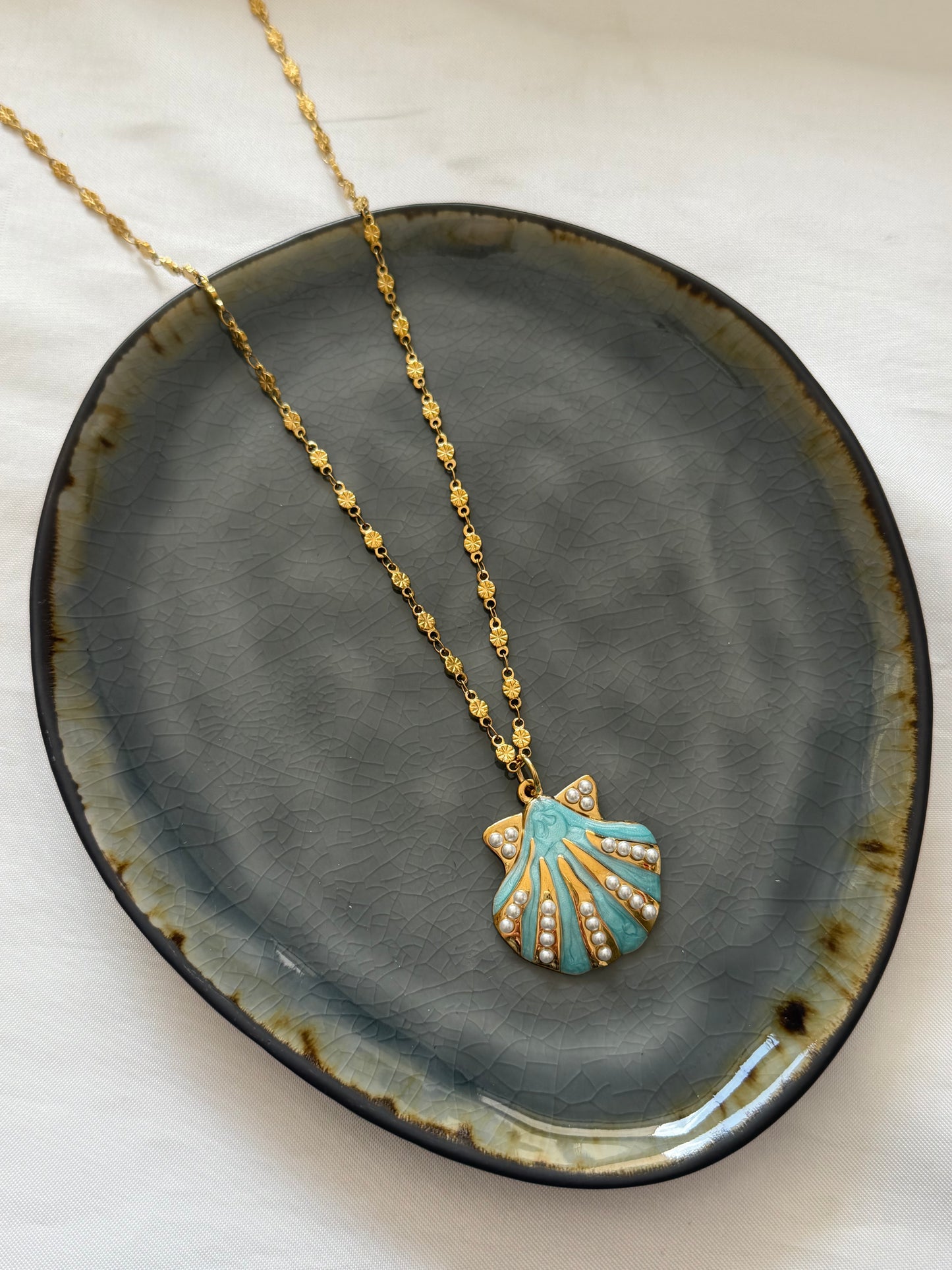 ‘BLUE SHELL’ ketting - goud