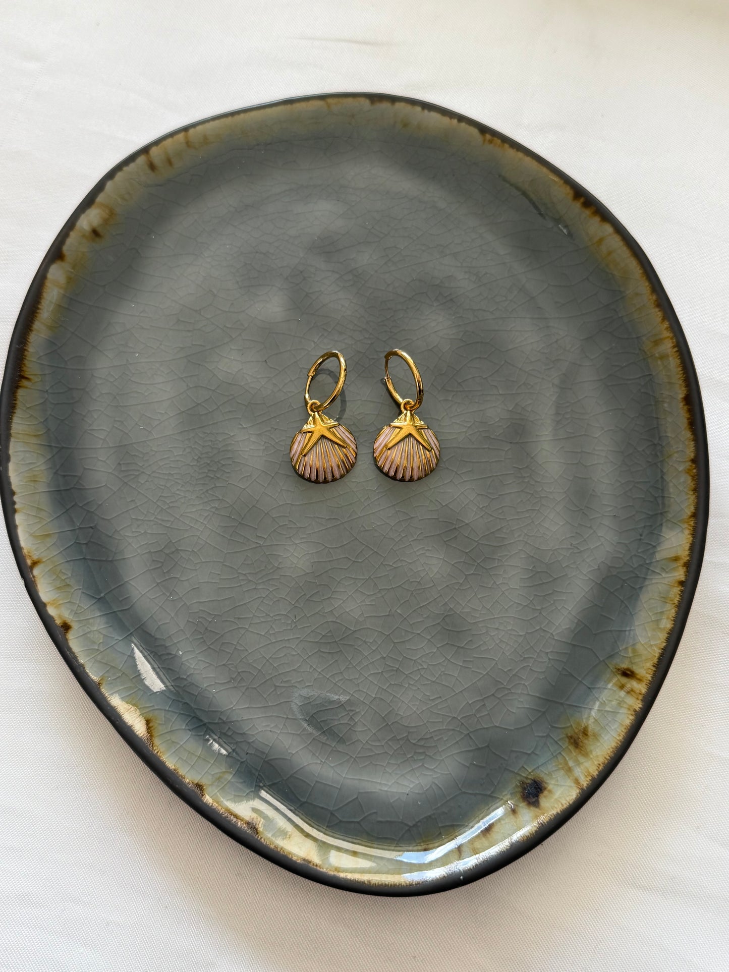 ‘PINK SHELL’ oorbellen - goud