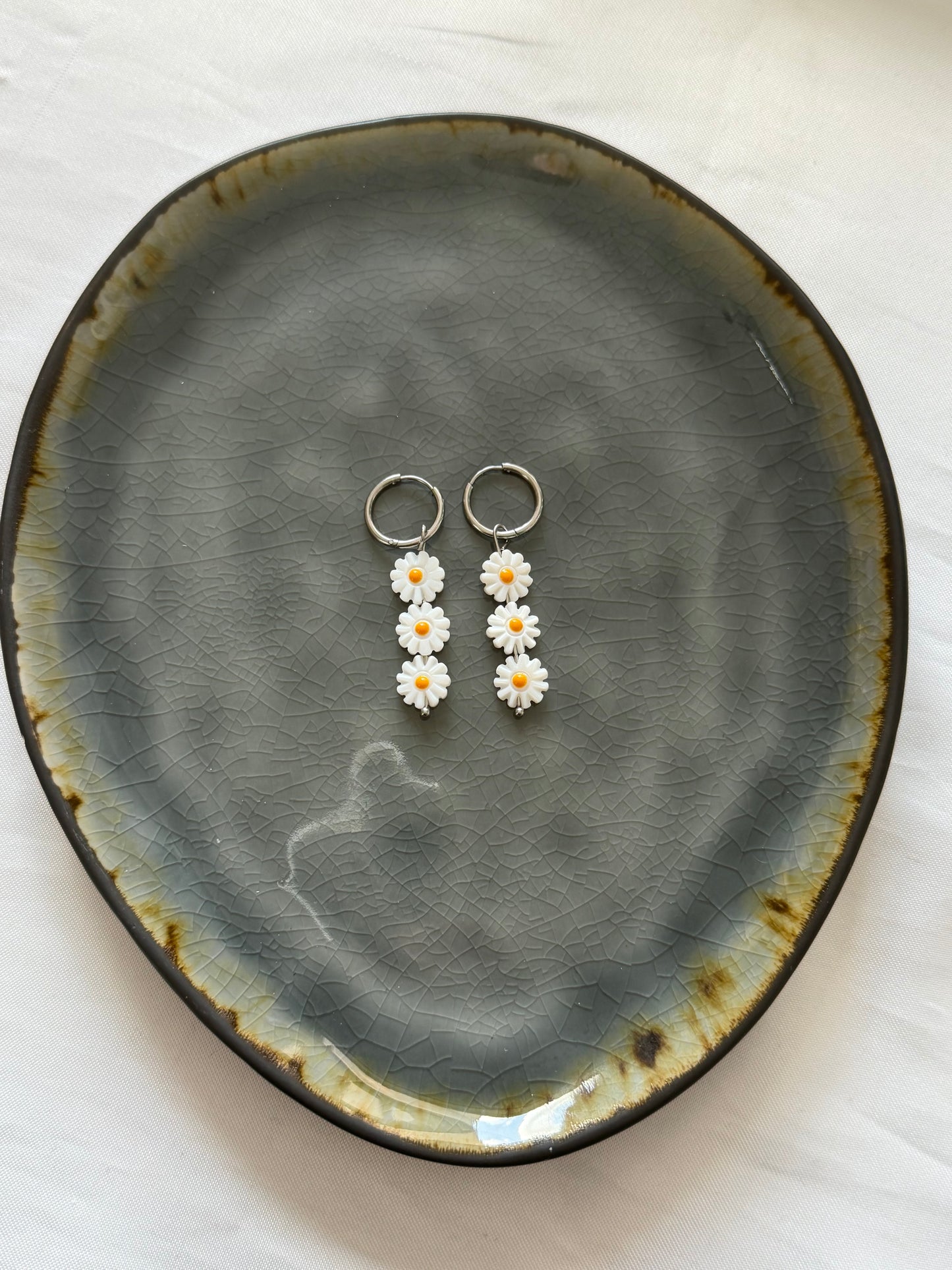 ‘DAISY’ oorbellen - goud/zilver
