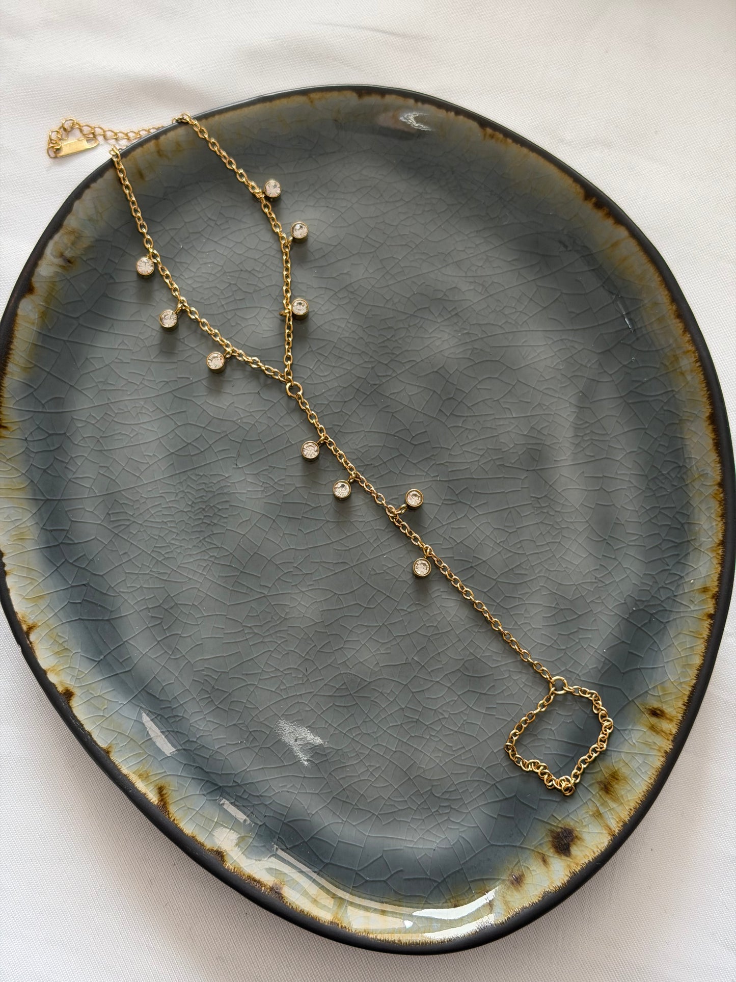 ‘DIVA’ hand chain - goud