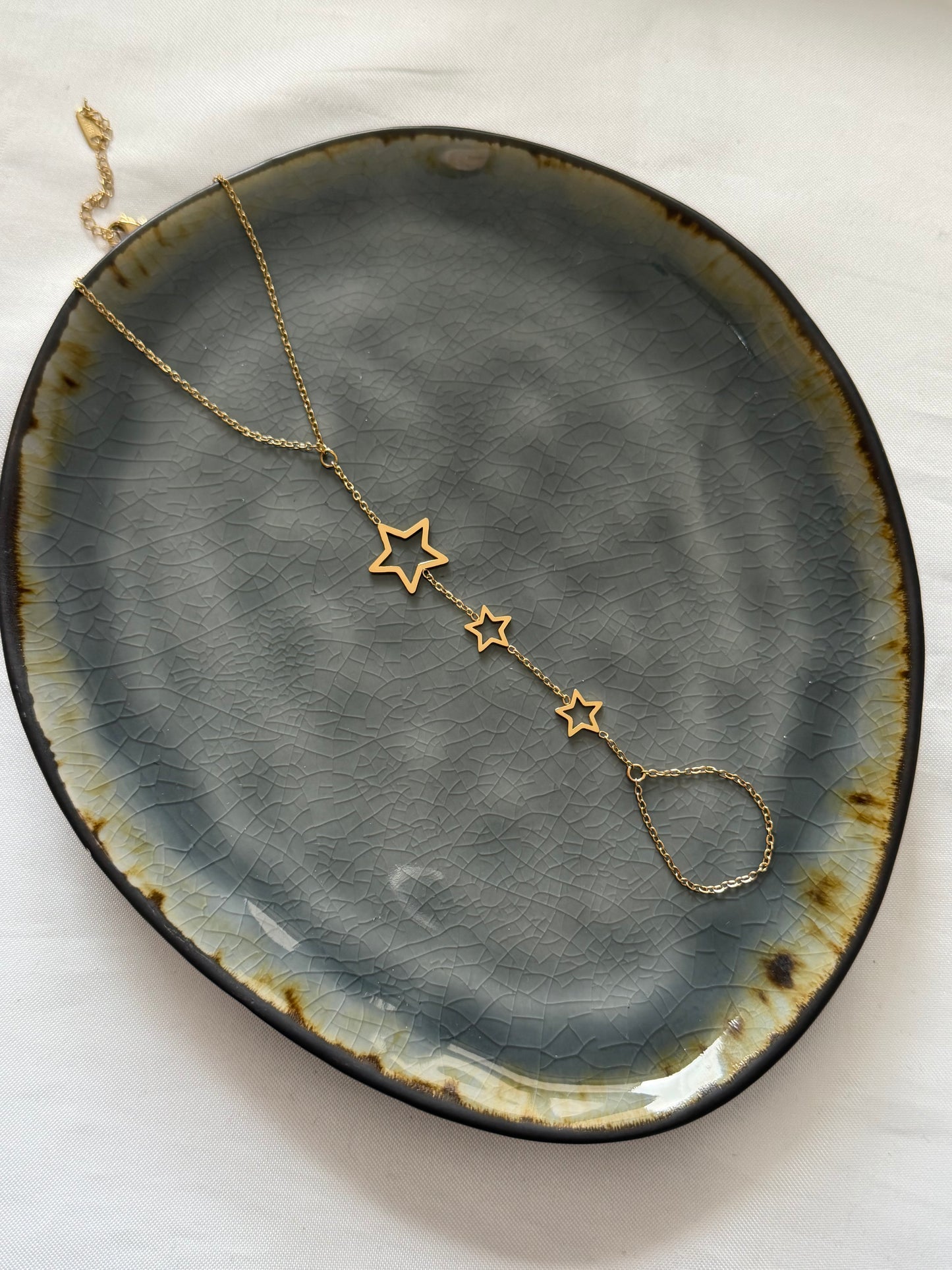 ‘STARGIRL’ hand chain - goud
