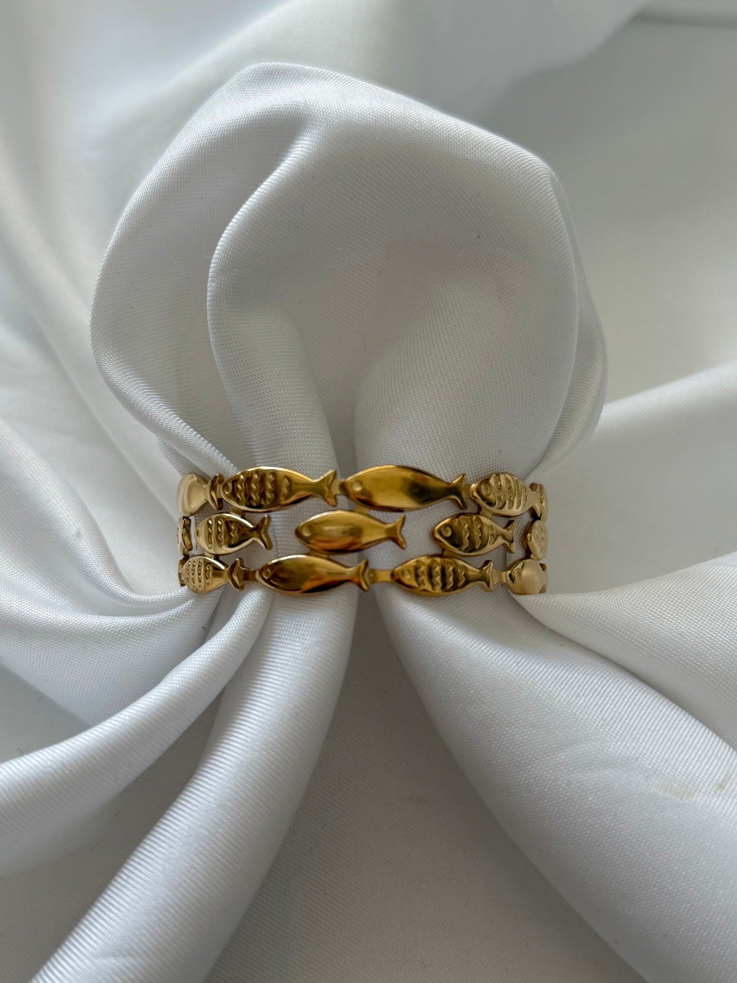 ‘SWIMMING FISH’ bangle - goud/zilver