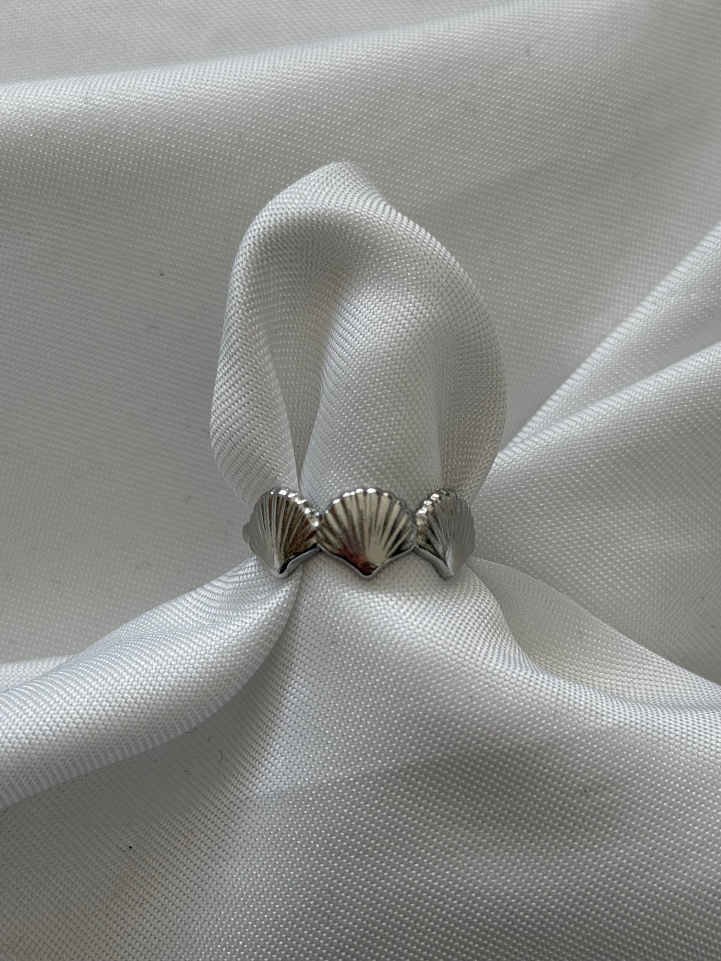 ‘LITTLE SHELLS’ ring - goud/zilver