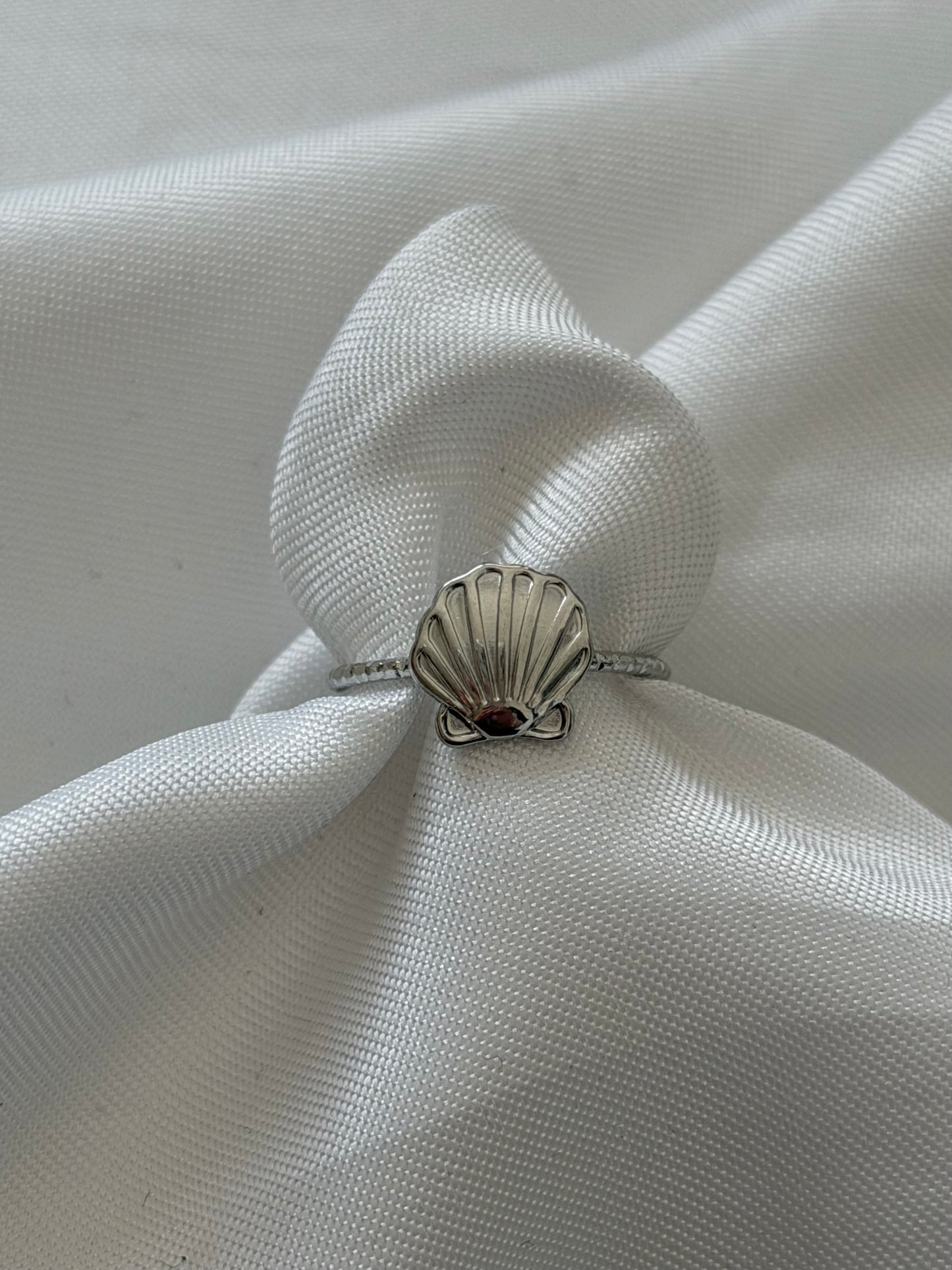 ‘LITTLE SHELL’ ring - goud/zilver
