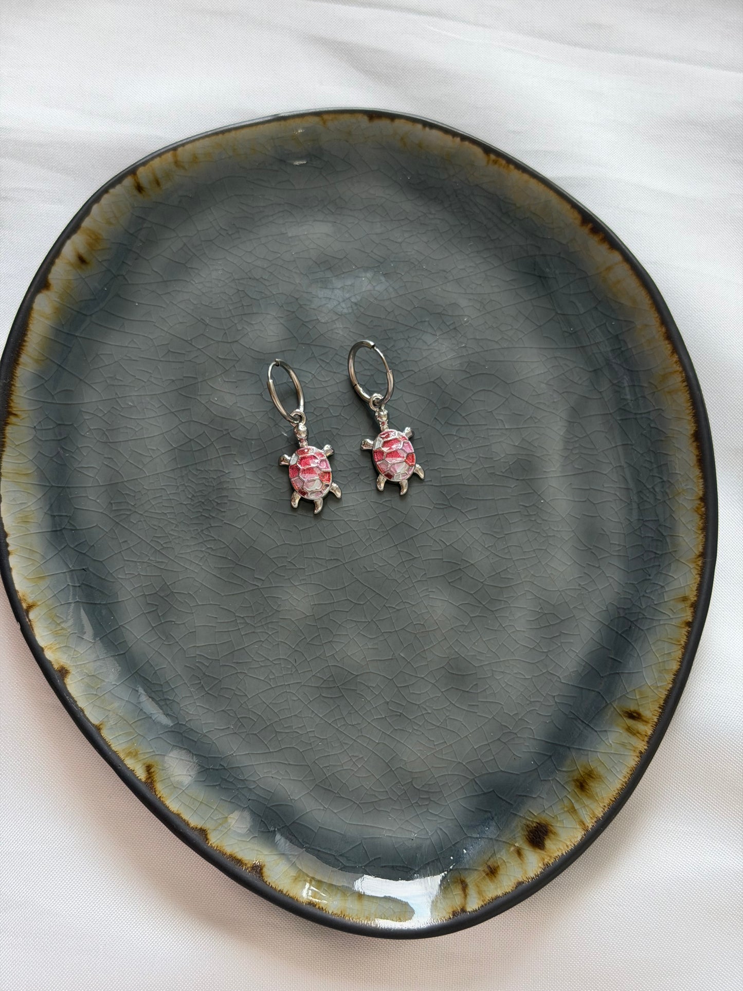 ‘HAPPY TURTLE’ oorbellen - goud/zilver