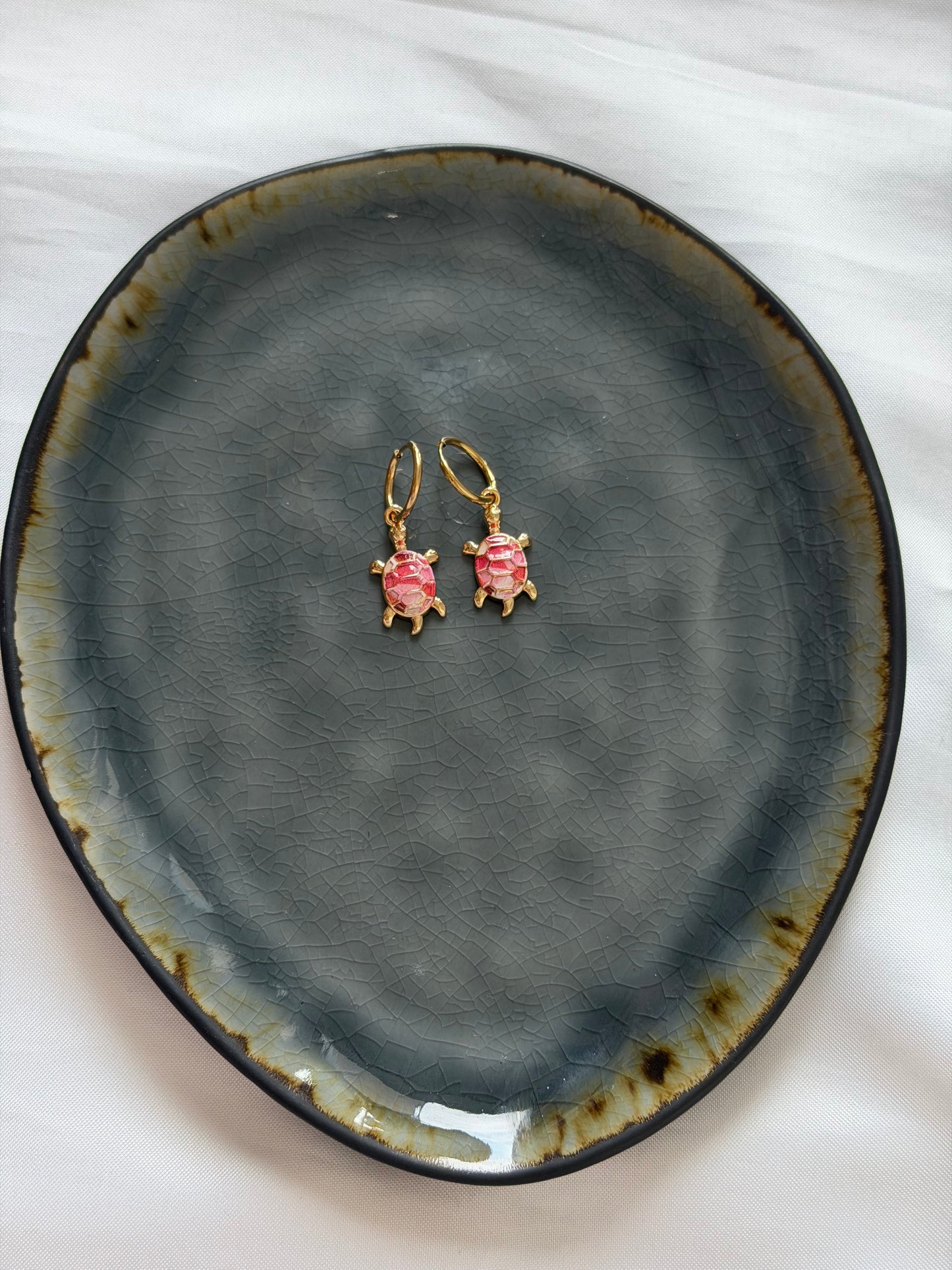 ‘HAPPY TURTLE’ oorbellen - goud/zilver
