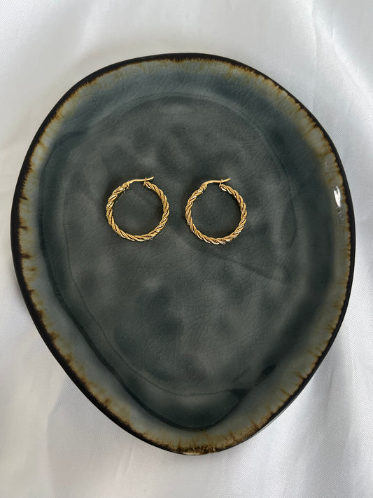 ‘TWISTER’ oorbellen - goud