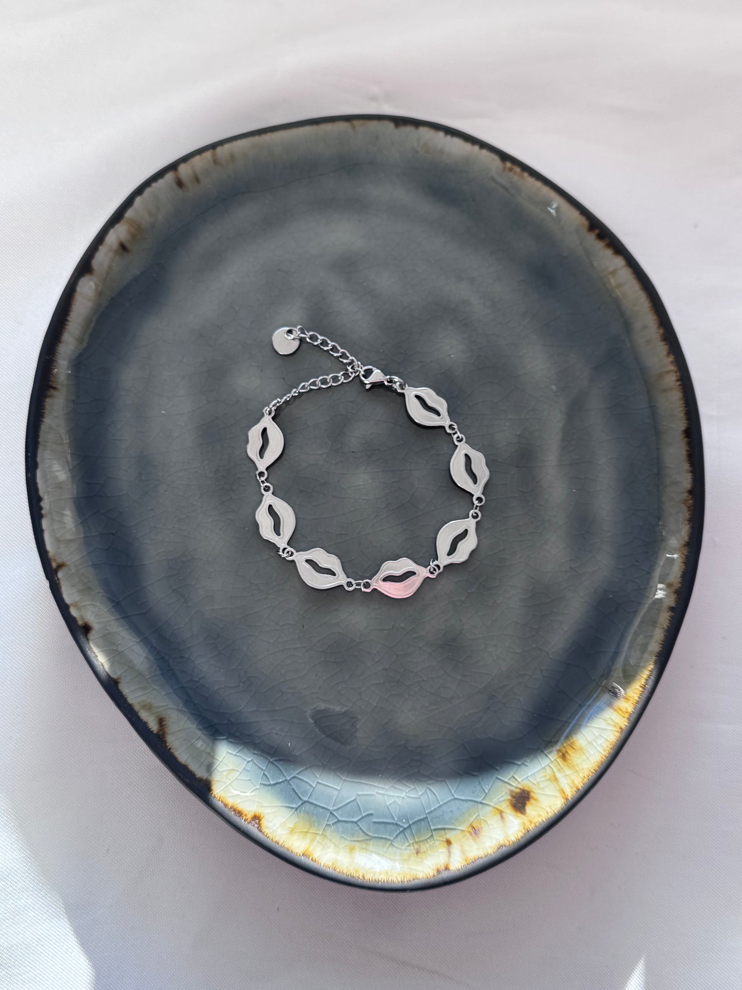 ‘KISSES’ armband - goud/zilver