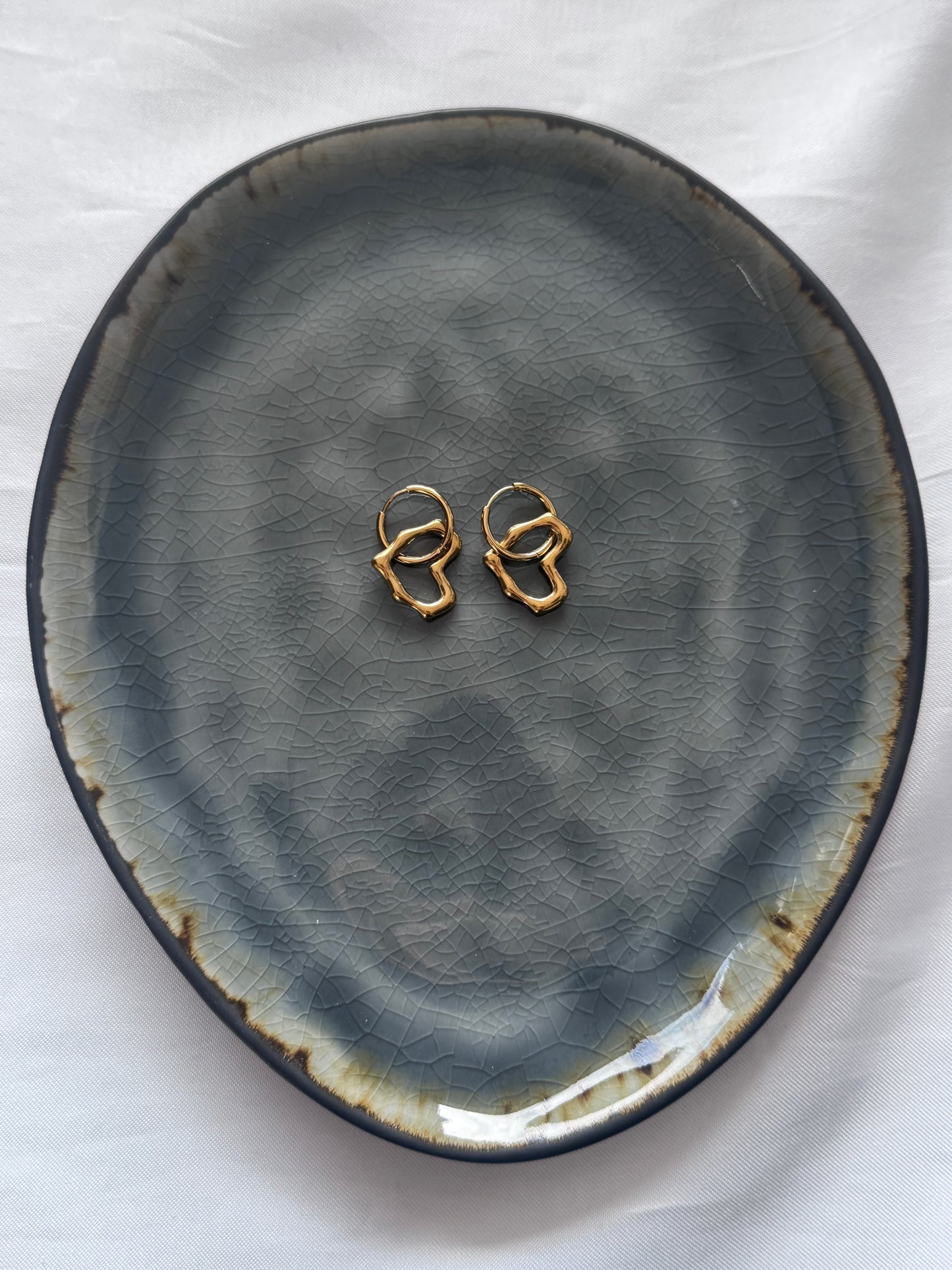 ‘LOVED’ oorbellen - goud