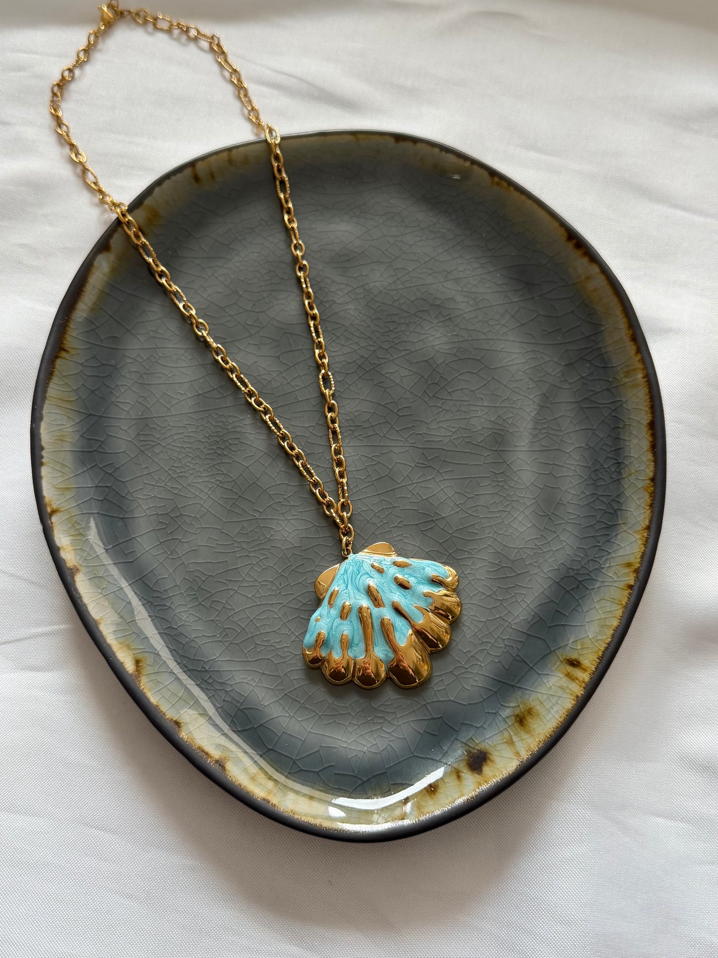 ‘BLUE SHELL’ ketting - goud