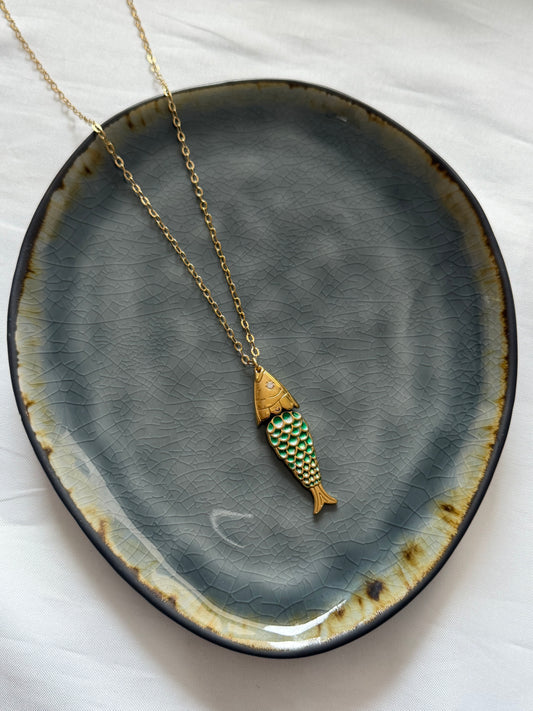 ‘GREEN FISH’ ketting - goud