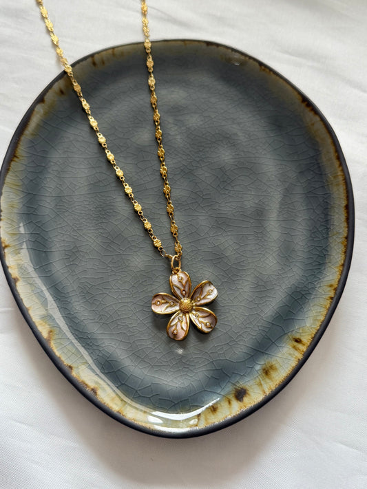 ‘WHITE FLOWER’ ketting - goud/zilver
