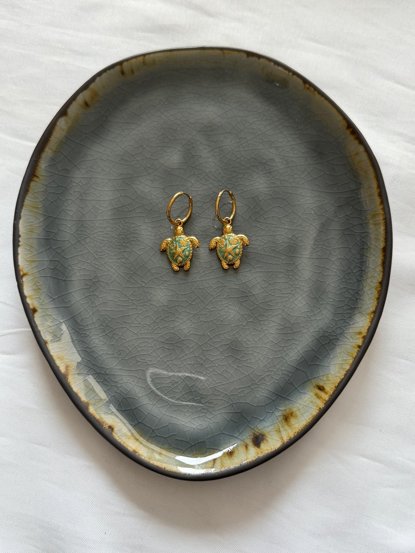 ‘GREEN TURTLE’ oorbellen - goud