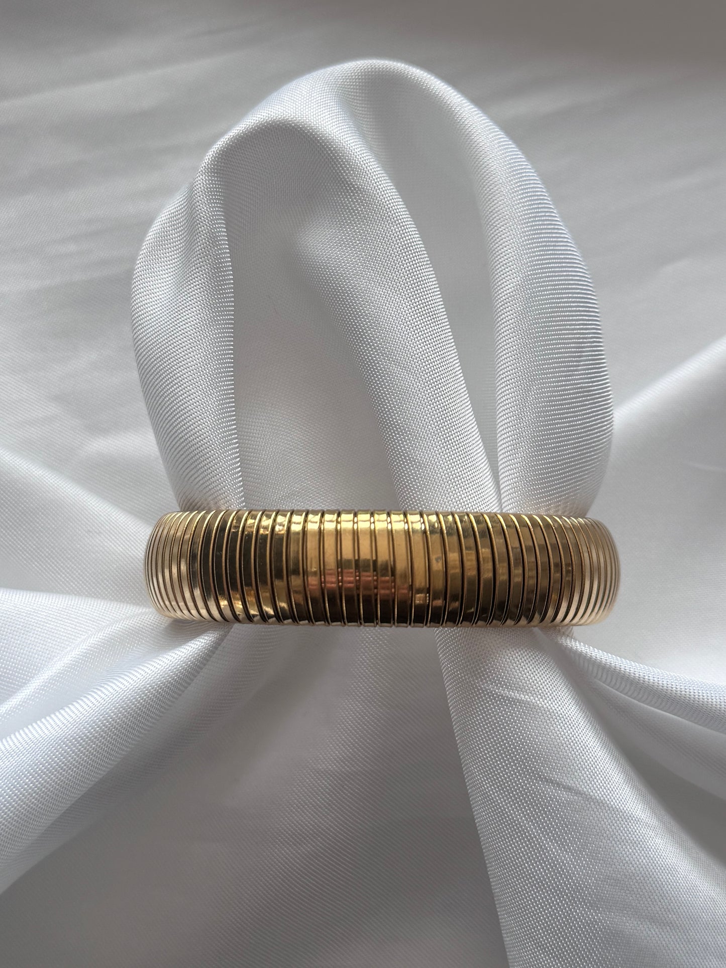 ‘CLASSY’ bangle - goud