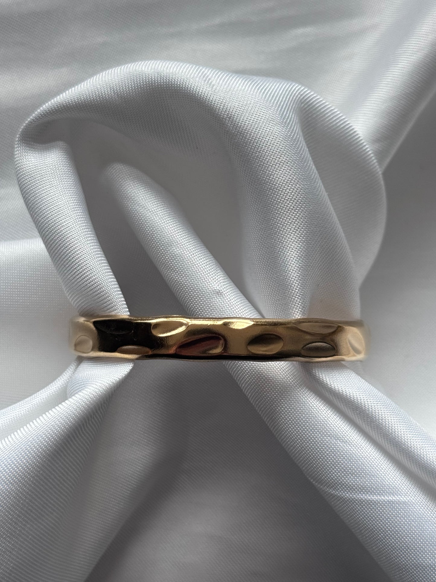 ‘DOTS’ bangle - goud/zilver