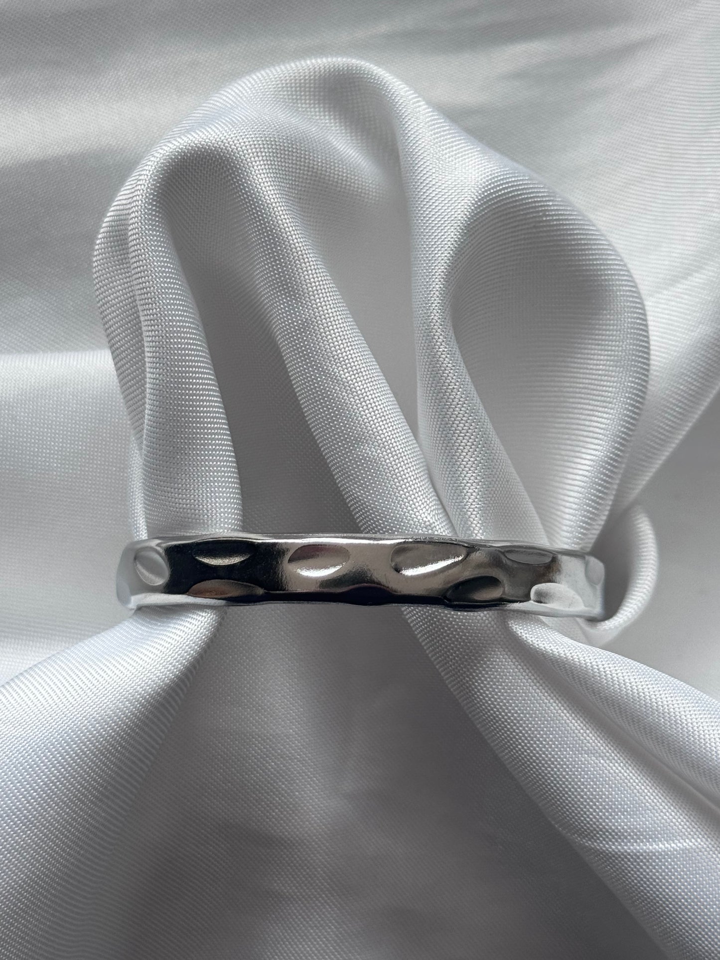 ‘DOTS’ bangle - goud/zilver